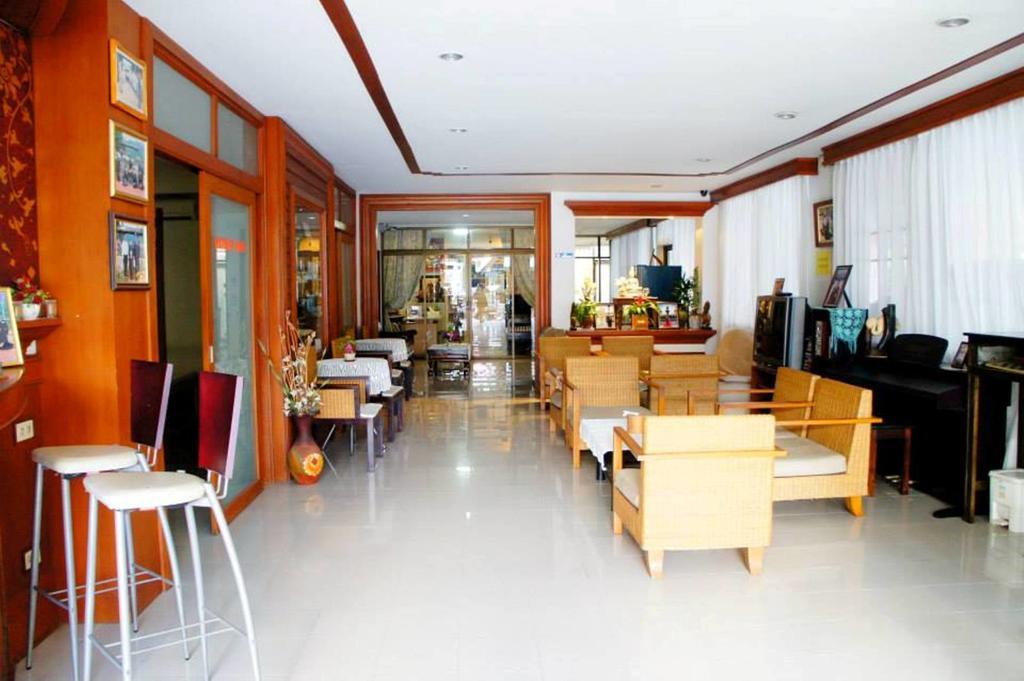 Vipa House Hotel Chiang Mai Bagian luar foto