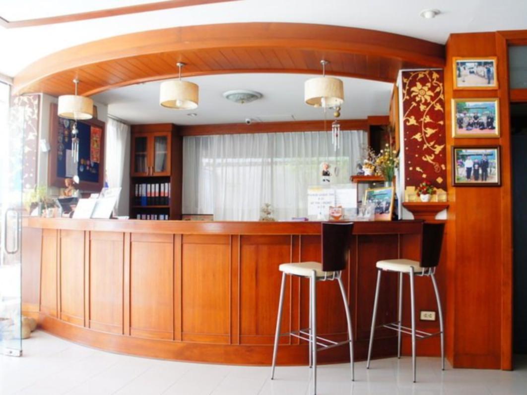 Vipa House Hotel Chiang Mai Bagian luar foto