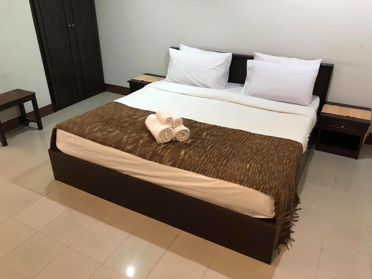 Vipa House Hotel Chiang Mai Bagian luar foto