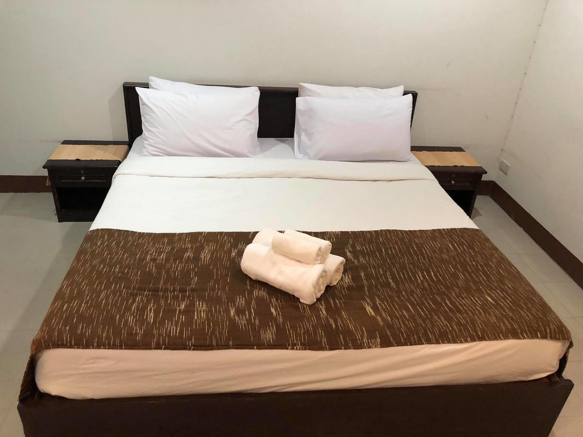 Vipa House Hotel Chiang Mai Bagian luar foto