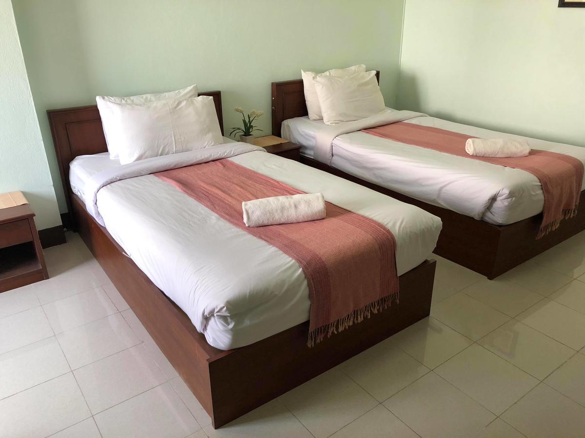 Vipa House Hotel Chiang Mai Bagian luar foto