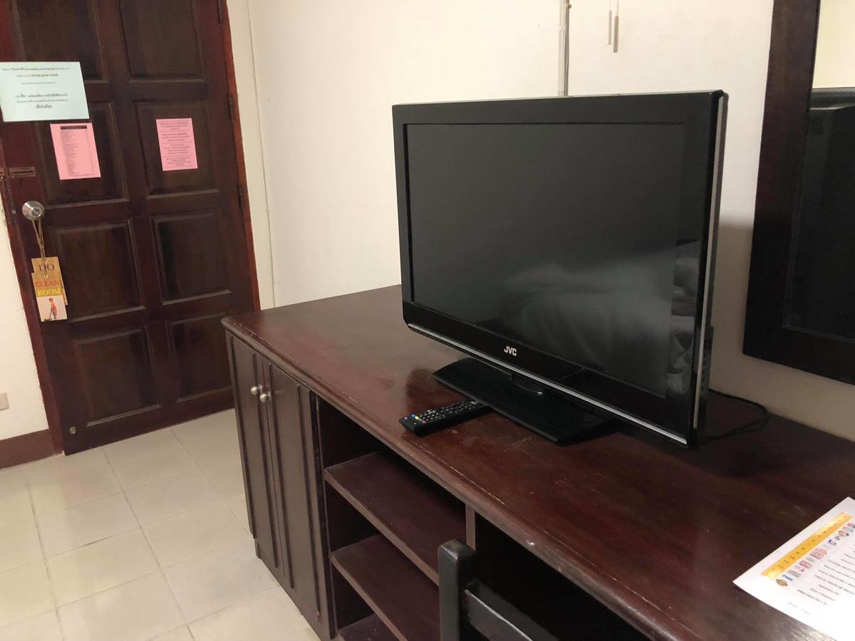 Vipa House Hotel Chiang Mai Bagian luar foto