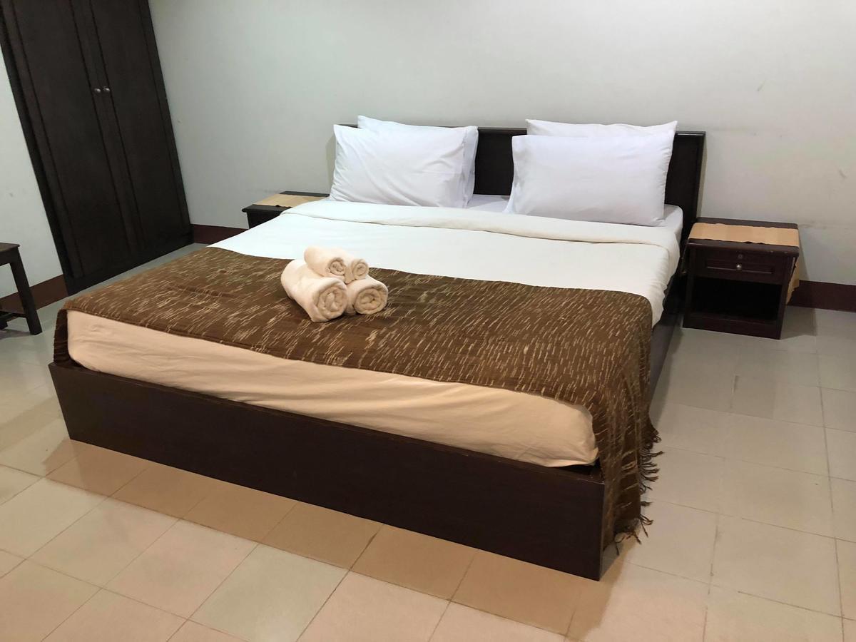 Vipa House Hotel Chiang Mai Bagian luar foto