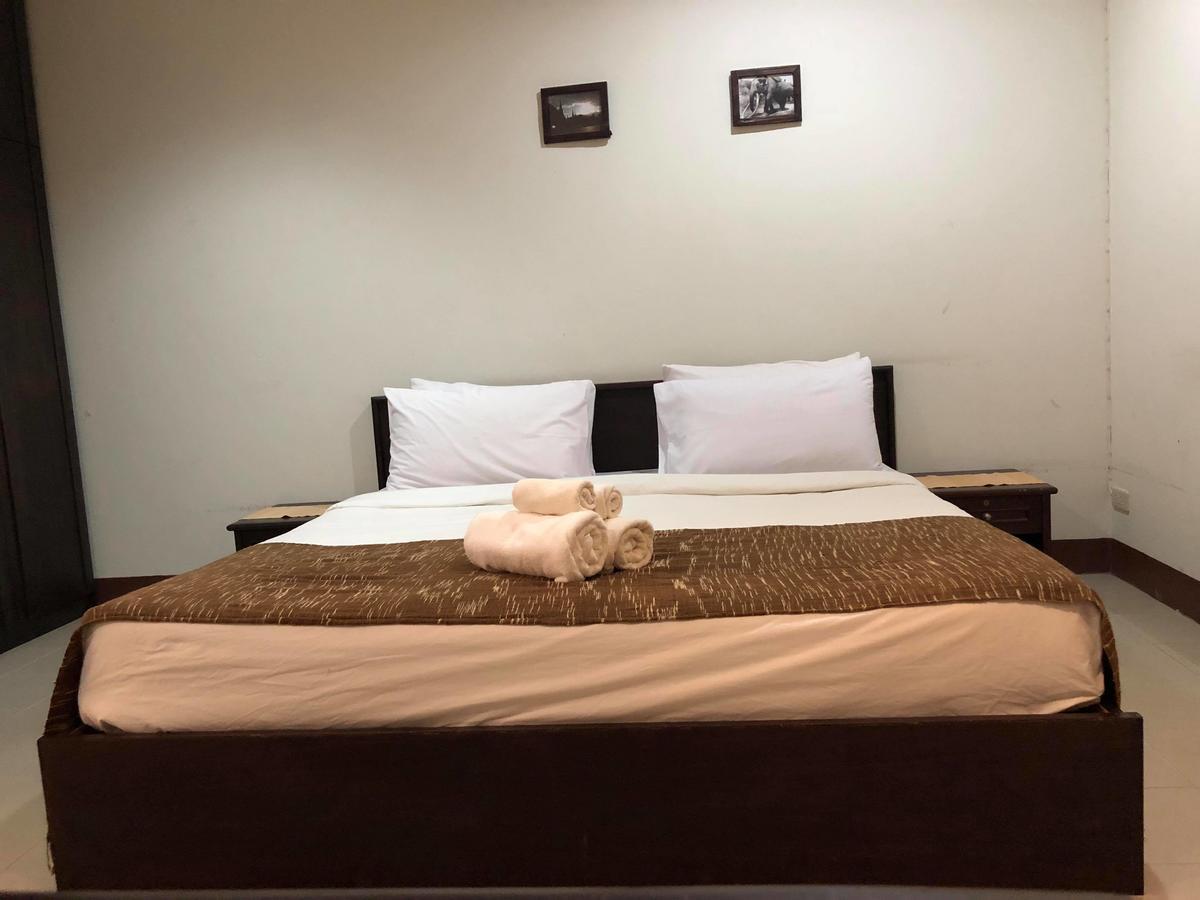Vipa House Hotel Chiang Mai Bagian luar foto