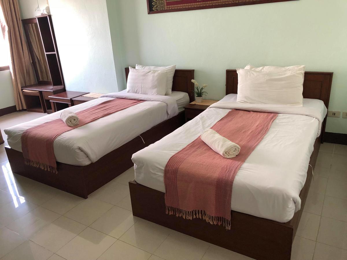 Vipa House Hotel Chiang Mai Bagian luar foto