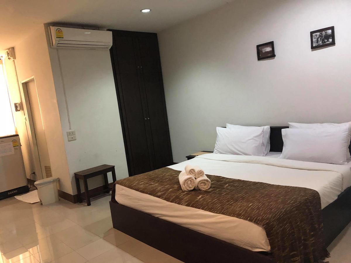 Vipa House Hotel Chiang Mai Bagian luar foto