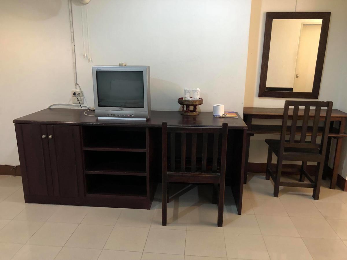 Vipa House Hotel Chiang Mai Bagian luar foto