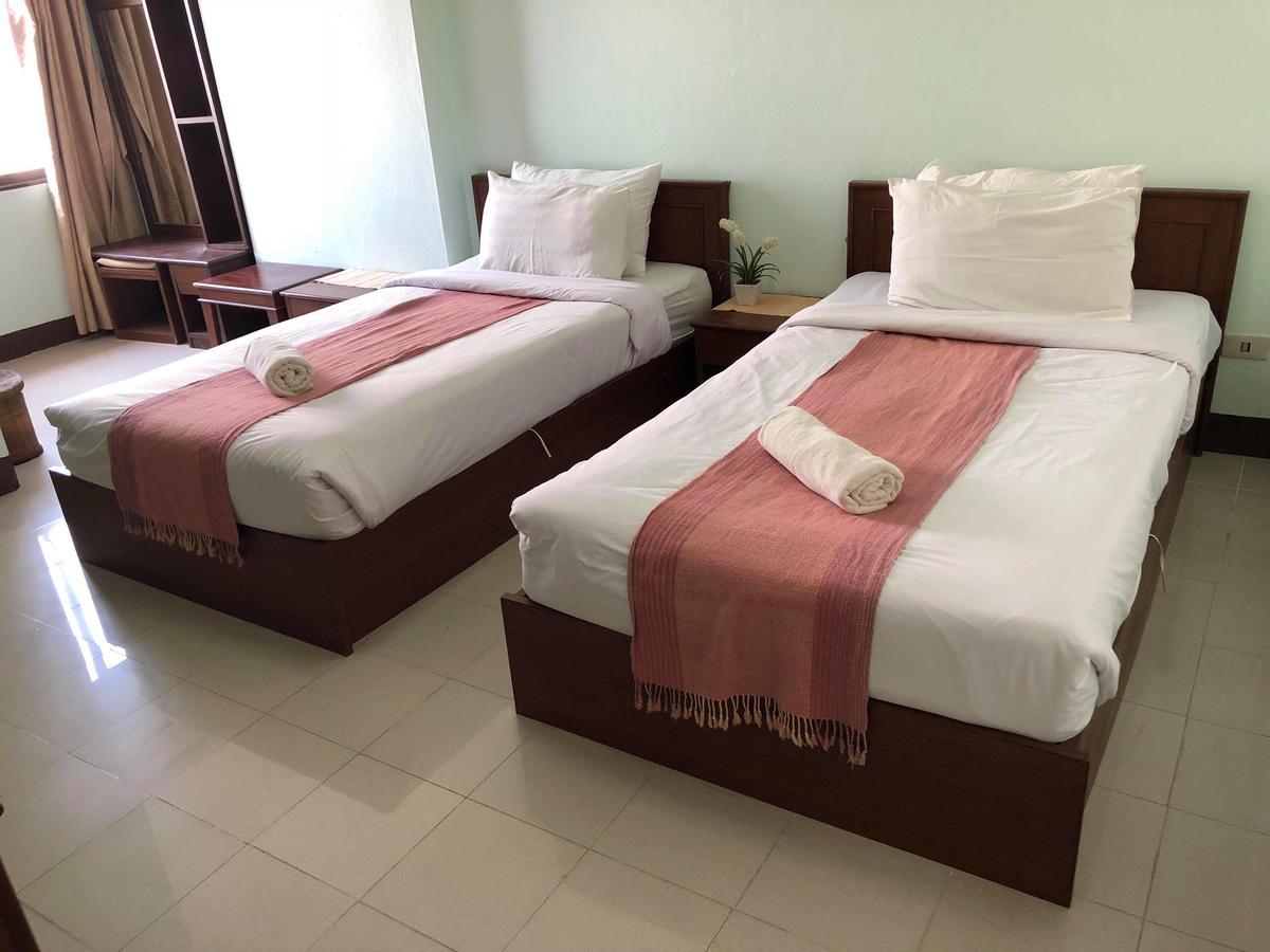 Vipa House Hotel Chiang Mai Bagian luar foto
