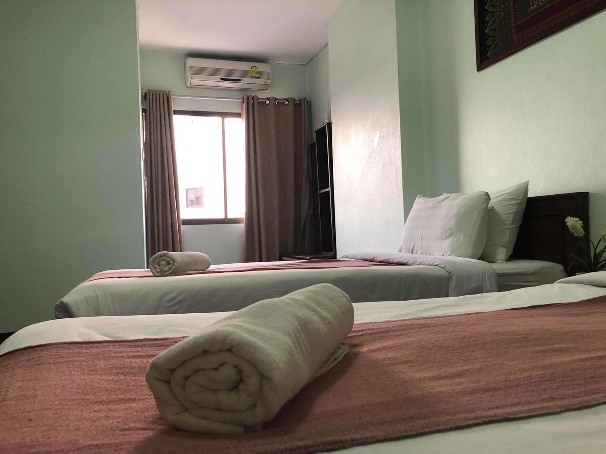 Vipa House Hotel Chiang Mai Bagian luar foto
