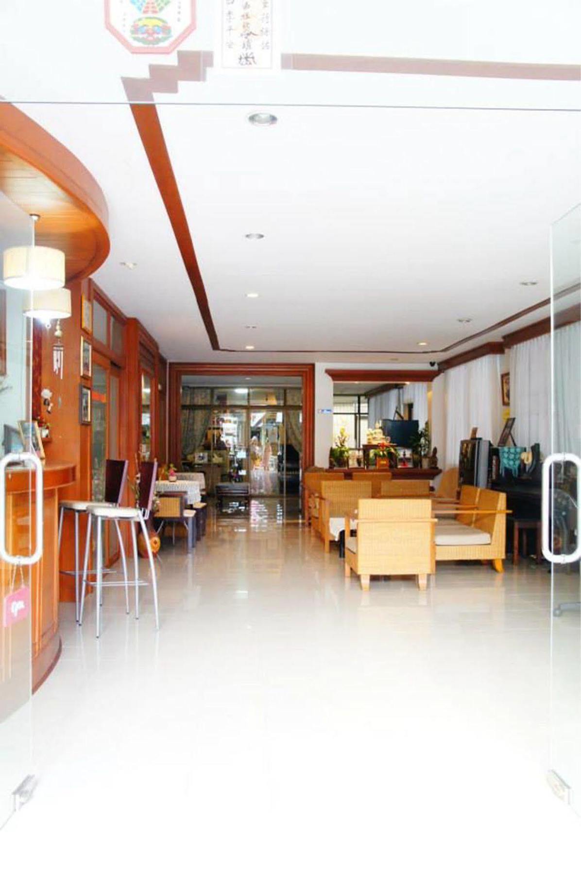 Vipa House Hotel Chiang Mai Bagian luar foto
