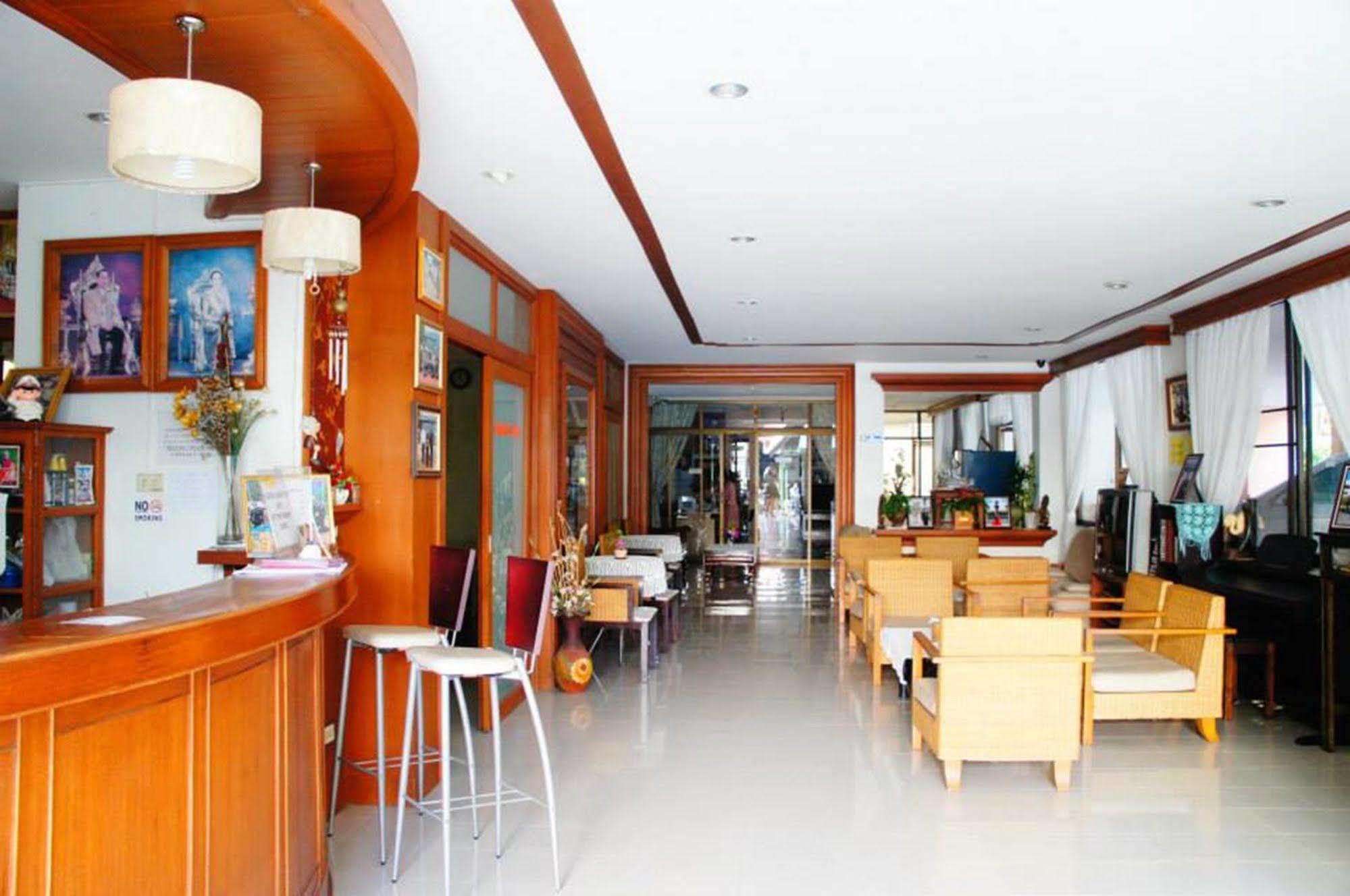 Vipa House Hotel Chiang Mai Bagian luar foto