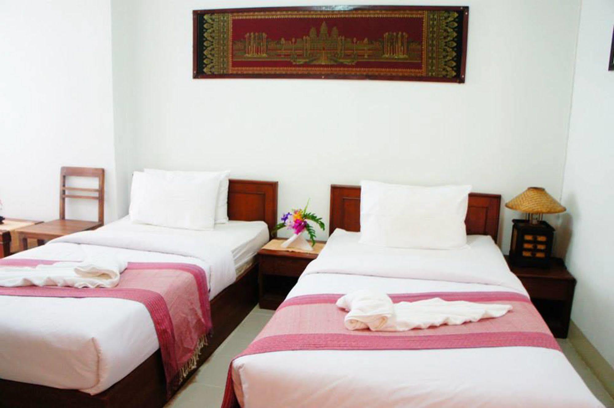 Vipa House Hotel Chiang Mai Bagian luar foto