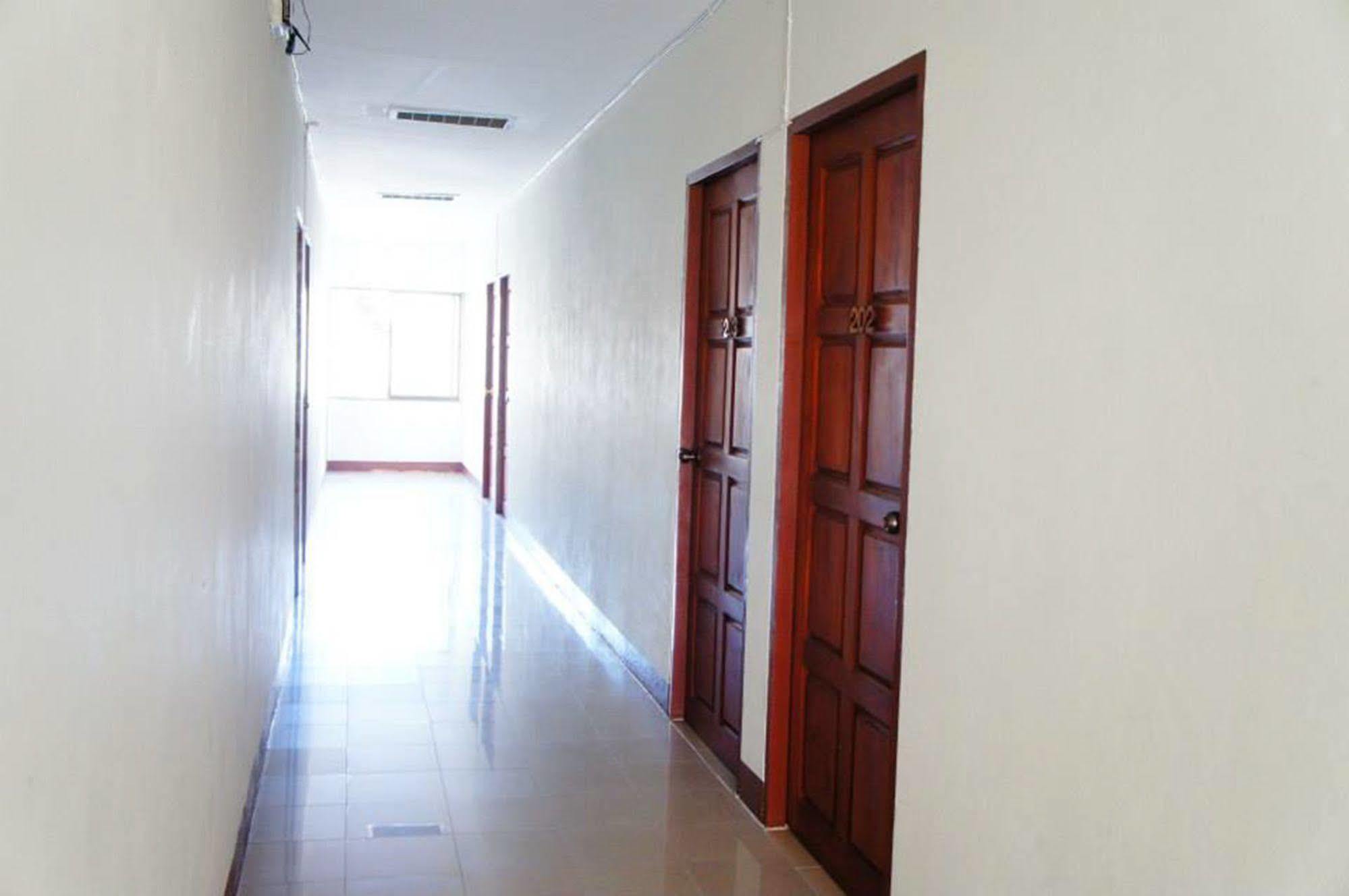 Vipa House Hotel Chiang Mai Bagian luar foto